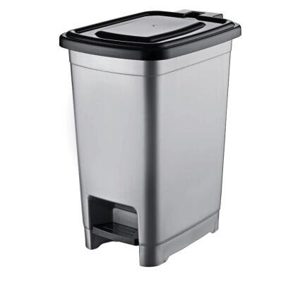 Műanyag pedálos szemetes 25 l